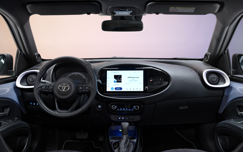 toyotaaygoxjbl-details9