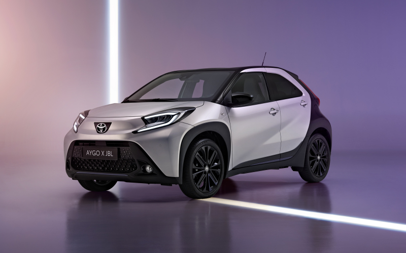 toyotaaygoxjbl-main1