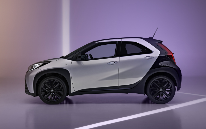 toyotaaygoxjbl-main2